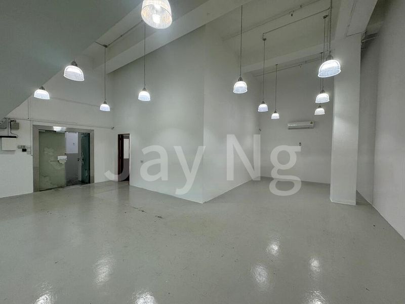 Light Industrial (B1) for Rent: Foo Wah Industrial Building - Image 4