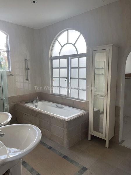 4 Bed Bungalow (Landed) for Rent in  Mountbatten Road - Image 8