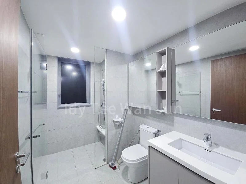 4 Bed Executive Condo for Rent in  The Visionaire - Image 2