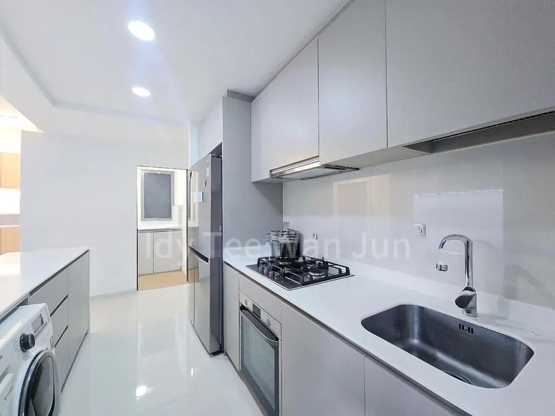 4 Bed Executive Condo for Rent in  The Visionaire - Image 12