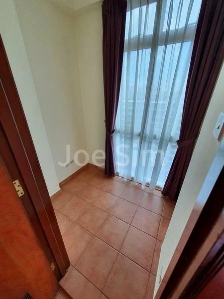 3 Bed Condo for Rent in  Melrose Park - Image 2