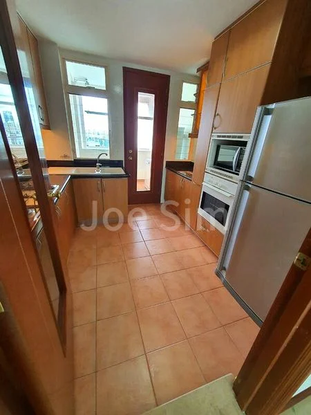 3 Bed Condo for Rent in  Melrose Park - Image 4