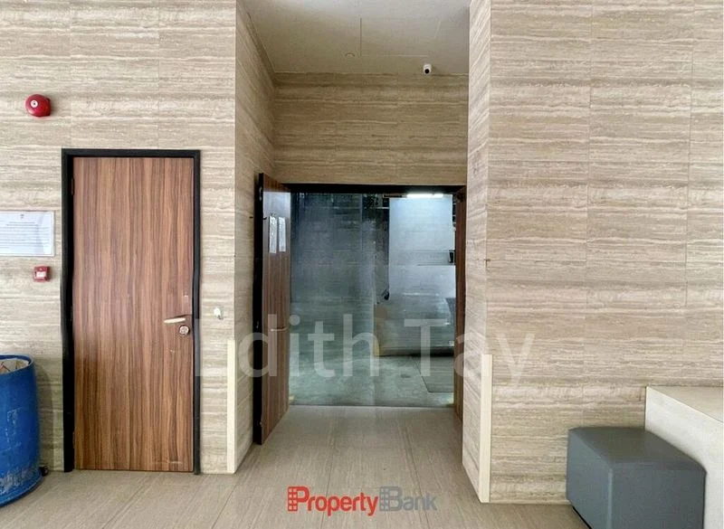 Light Industrial (B1) for Rent: Rare Ground-Floor Unit, 9-Metre High Ceilings @ Paya Lebar - Image 4
