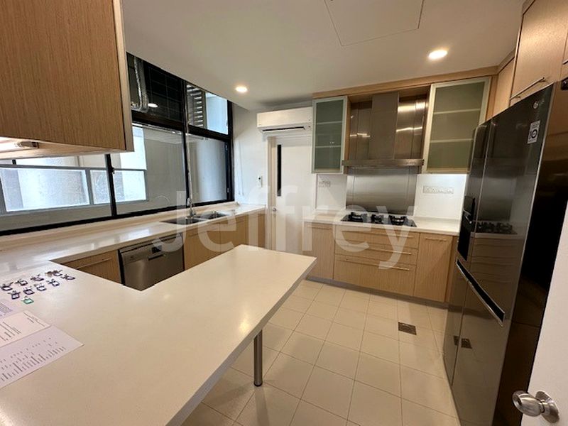 3+1 Bed Condo for Rent in The Colonnade - Image 5