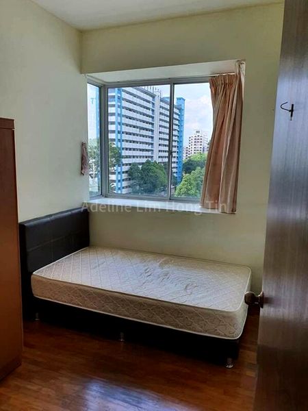 3 Bed Apartment (Condo) for Rent in  Calarasi - Image 5