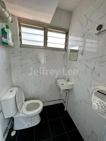 Common Room (HDB) for Rent in 181 Ang Mo Kio Avenue 5 - Image 2