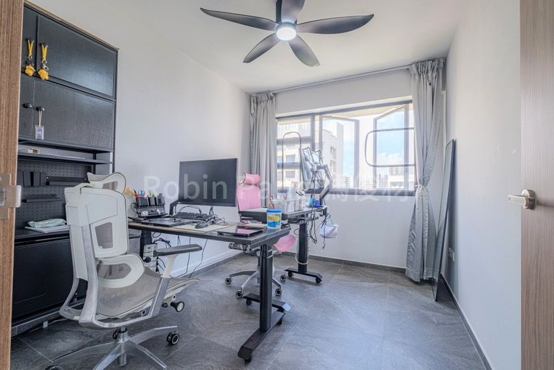 5 Room (5A) HDB for Sale in  463A Bukit Batok Street 41 - Image 6