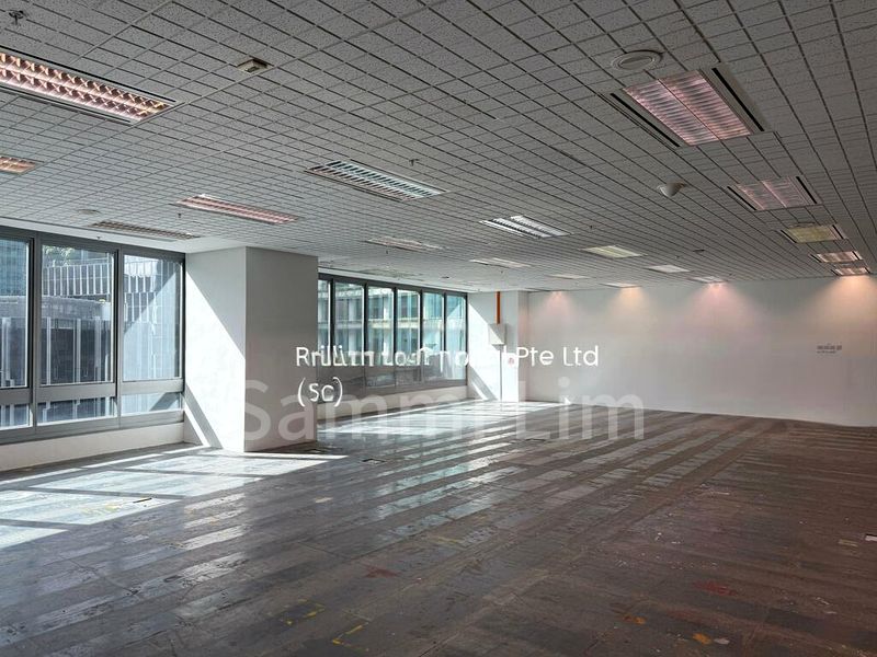 Office for Rent: Prudential Tower - Image 1