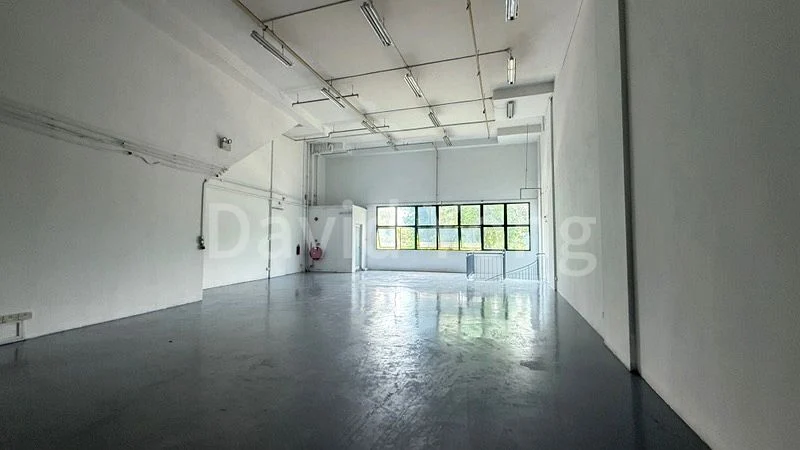Light Industrial (B1) for Rent: Tradehub 21 - Image 2