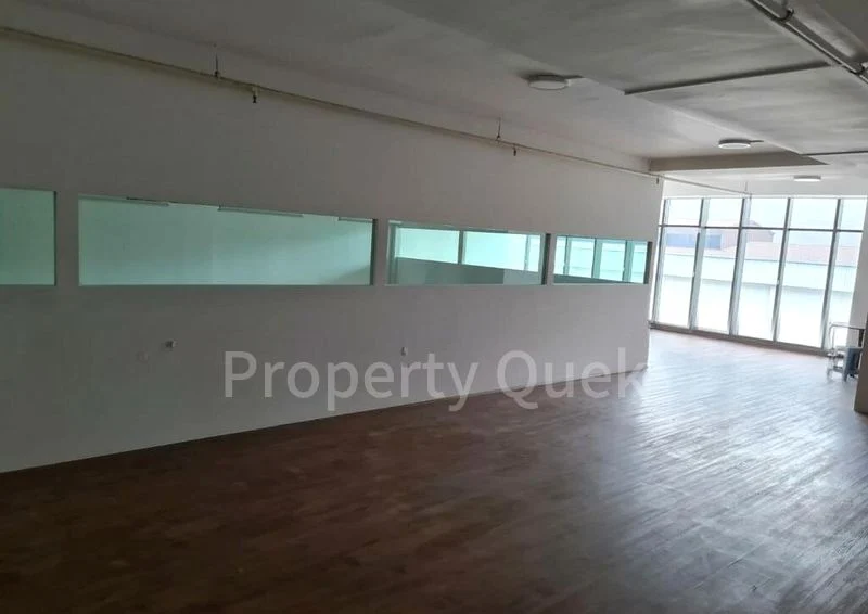 Light Industrial (B1) for Rent: 2,000 Sq Ft Unit, Warehouse & Shop, on 5th Street. - Image 4