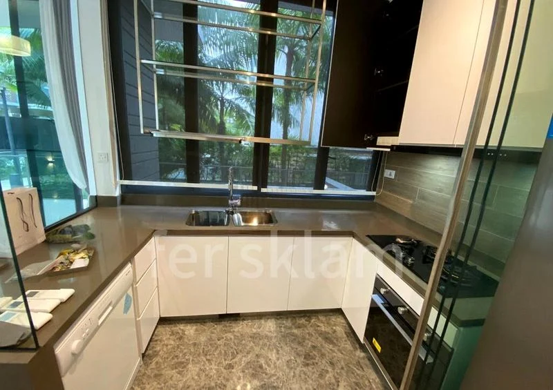 4 Bed Terraced House (Landed) for Rent in  Alana - Image 5