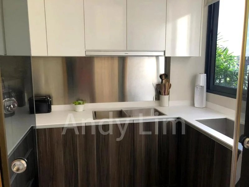 4 Bed Apartment (Condo) for Rent in  Treasure On Balmoral - Image 6