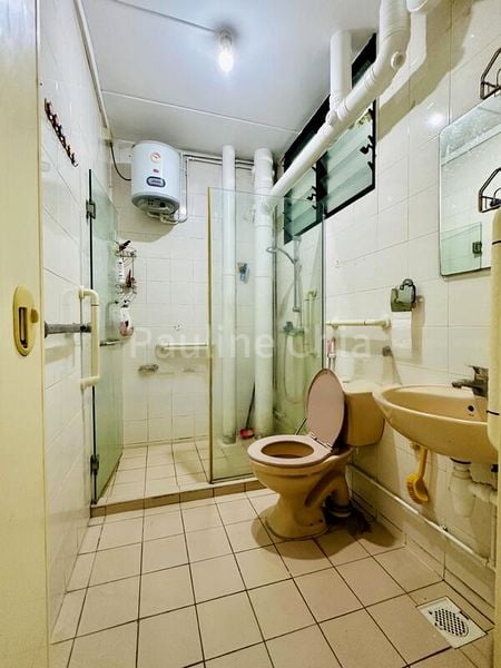 5 Room (5I) HDB for Rent in  268 Toh Guan Road - Image 13