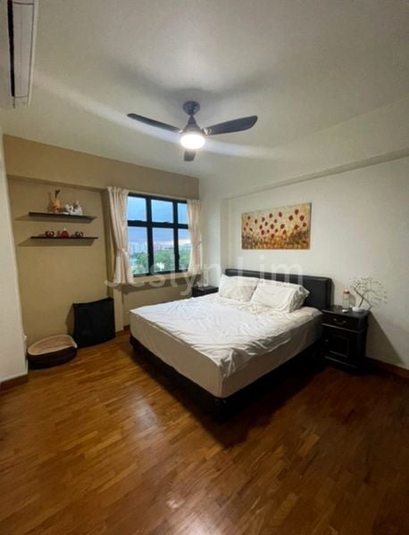 3 Bed Executive Condo for Sale in Eastvale - Image 4