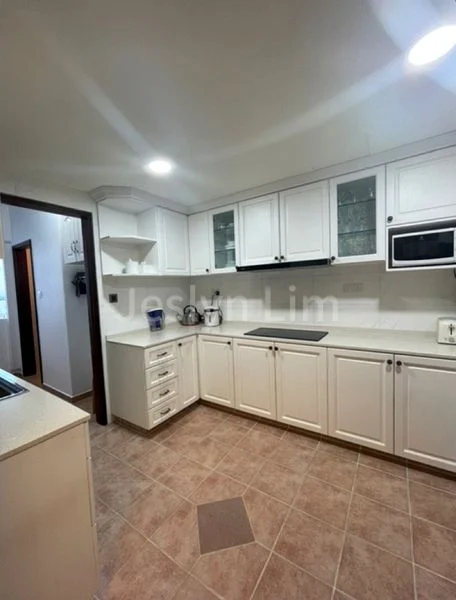 3 Bed Executive Condo for Sale in Eastvale - Image 5