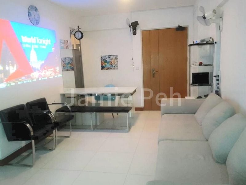3 Room (3A) HDB for Sale in 329A Anchorvale Street - Image 2