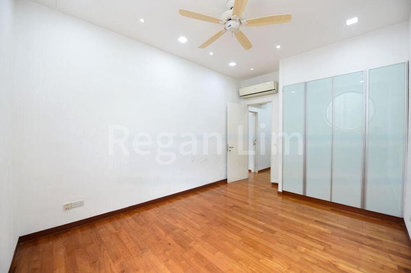 3 Bed Condo for Rent in  Nassim Jade - Image 4
