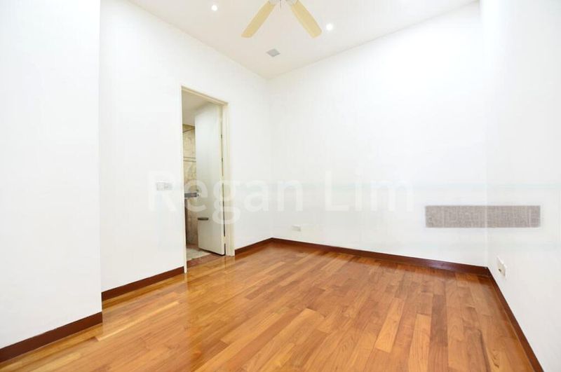 3 Bed Condo for Rent in  Nassim Jade - Image 5