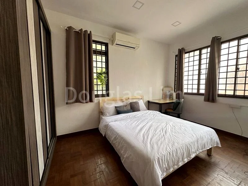 Room (Landed) for Rent in Eng Aun Park - Image 5