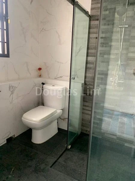 Room (Landed) for Rent in Eng Aun Park - Image 4
