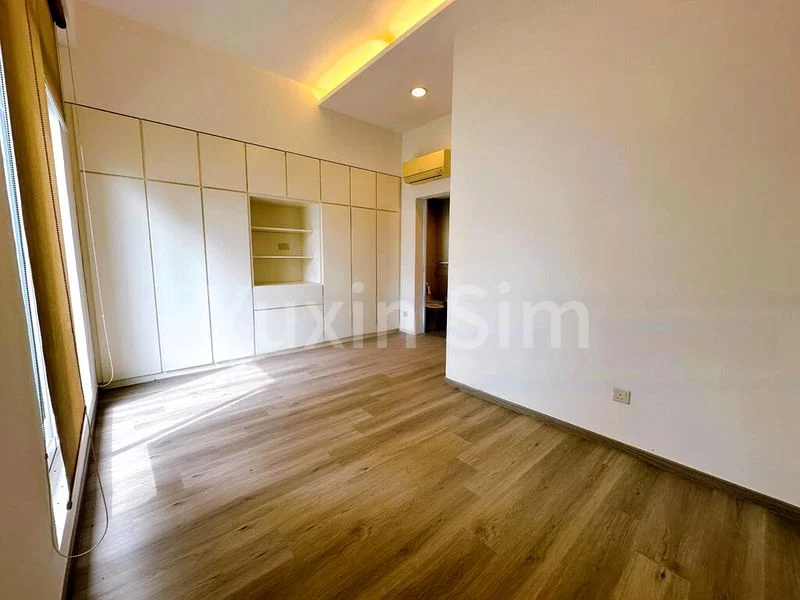 4 Bed Condo for Rent in  Landridge Condominium - Image 6