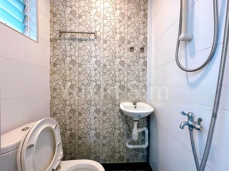 4 Bed Condo for Rent in  Landridge Condominium - Image 11