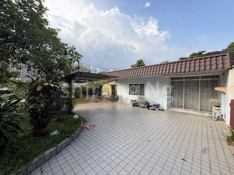 5 Bed Semi-Detached House (Landed) for Sale in Seletar Hills Estate - Image 1