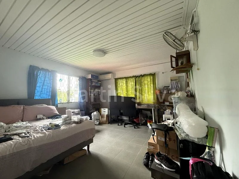 4 Bed Semi-Detached House (Landed) for Sale in  Spring Park Estate - Image 2