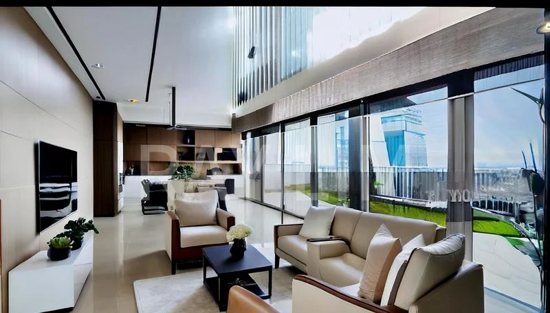 4 Bed Condo for Sale in  UIC Building - Image 1