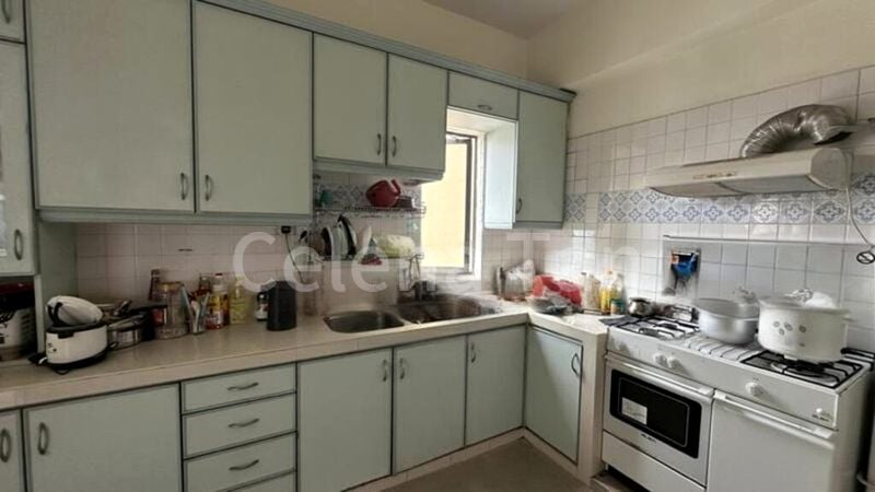 3 Bed Apartment (Condo) for Sale in  Queensway Shopping Centre/Queensway Tower - Image 1