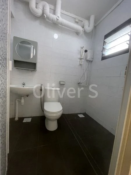 Common Room (HDB) for Rent in  141 Lorong 2 Toa Payoh - Image 2