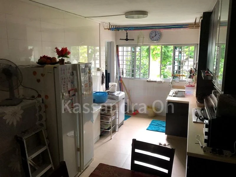 4 Room (4A) HDB for Rent in  112 Bukit Batok West Avenue 6 - Image 5