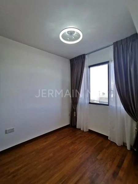 1 Bed Apartment (Condo) for Sale in  Stirling Residences - Image 3