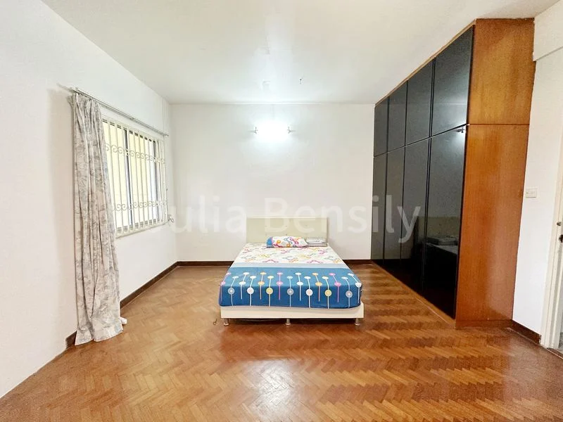 4 Bed Semi-Detached House (Landed) for Rent in  Eng Kong Park - Image 8