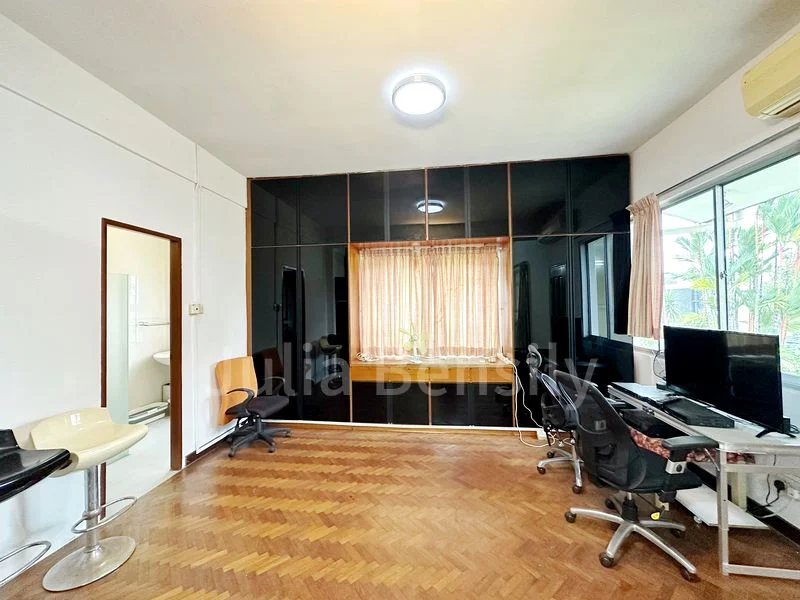4 Bed Semi-Detached House (Landed) for Rent in  Eng Kong Park - Image 7