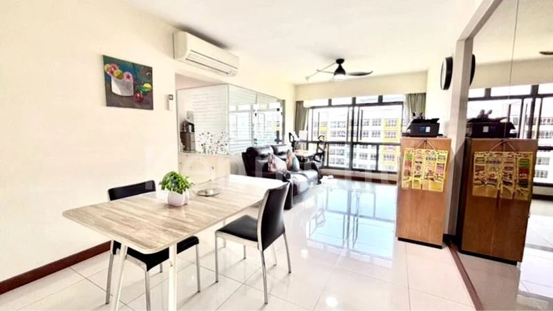 4 Room (4A) HDB for Sale in  335A Anchorvale Crescent - Image 1