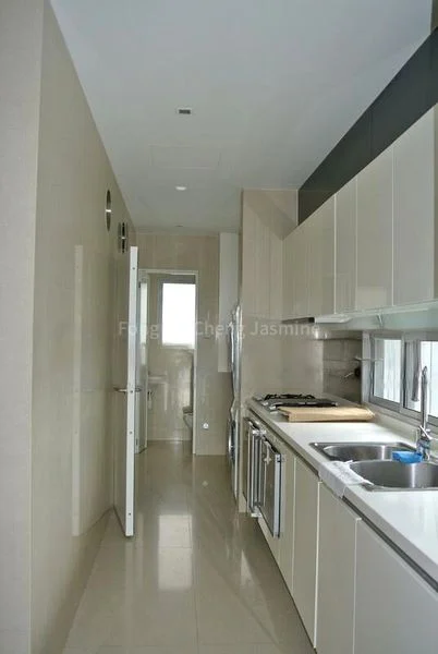 4 Bed Condo for Rent in  The Orchard Residences - Image 4