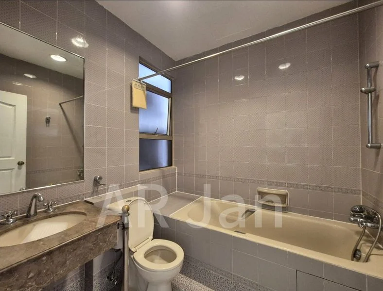 4 Bed Condo for Rent in Leonie Condotel - Image 14