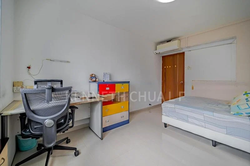 Executive HDB for Sale in  285A Toh Guan Road - Image 5