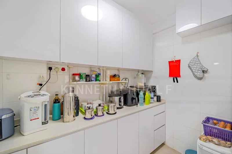 Executive HDB for Sale in  285A Toh Guan Road - Image 1