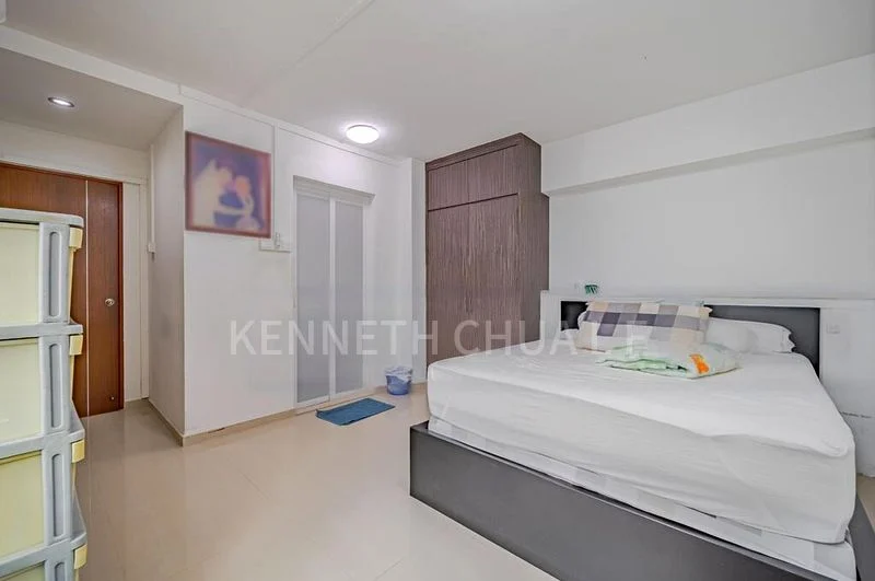Executive HDB for Sale in  285A Toh Guan Road - Image 9