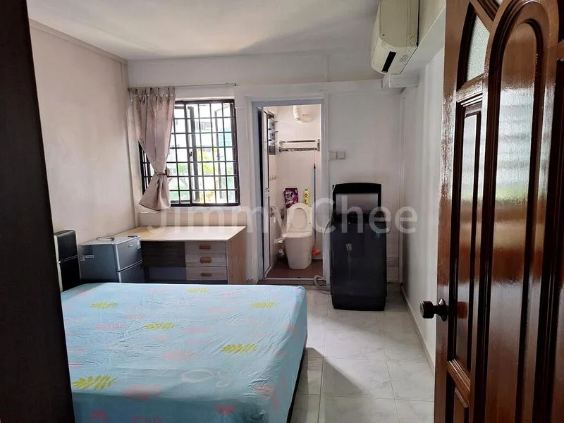 Jumbo HDB for Rent in  111 Woodlands Street 13 - Image 2