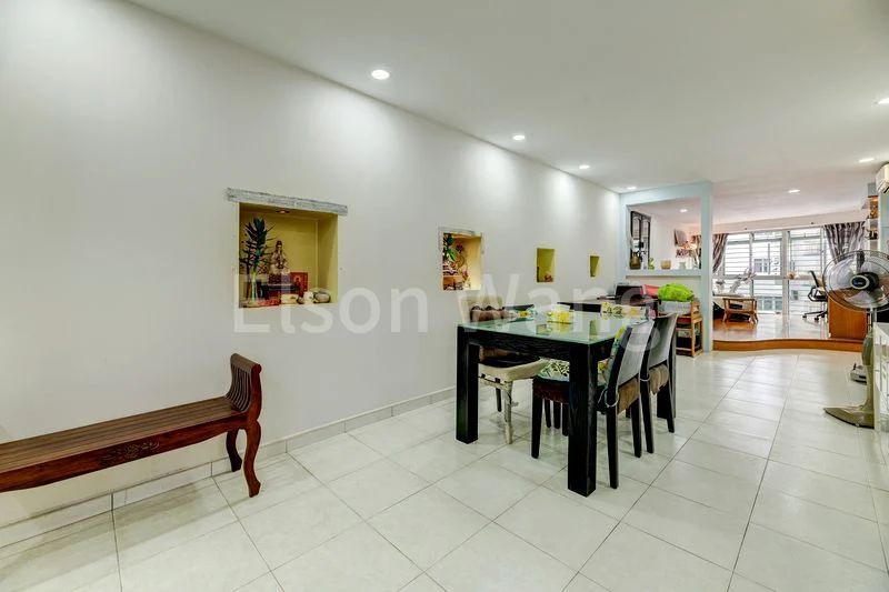 Executive HDB for Sale in  453 Choa Chu Kang Avenue 4 - Image 3