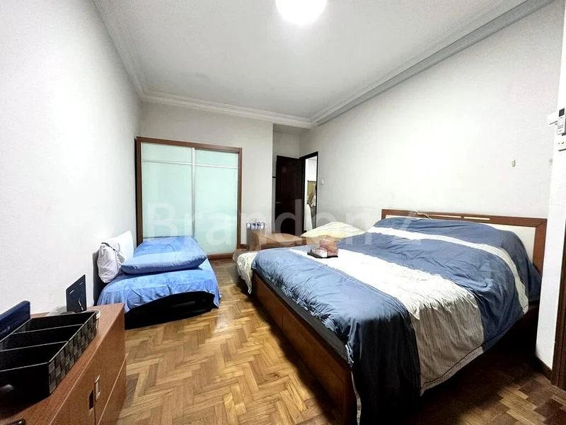 4 Bed Terraced House (Landed) for Sale in  Airview Park - Image 3