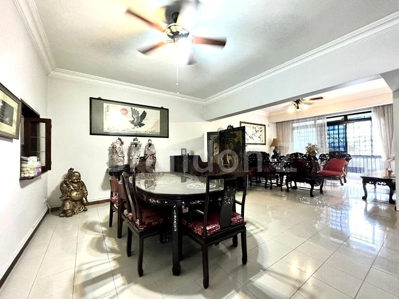 4 Bed Terraced House (Landed) for Sale in  Airview Park - Image 2