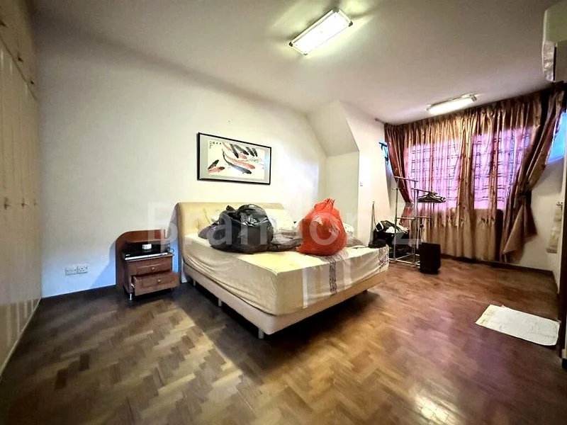 4 Bed Terraced House (Landed) for Sale in  Airview Park - Image 4