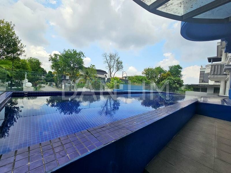 5 Bed Bungalow (Landed) for Sale in  Braddell Heights Estate - Image 1