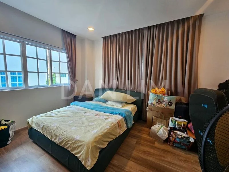 5 Bed Bungalow (Landed) for Sale in  Braddell Heights Estate - Image 2