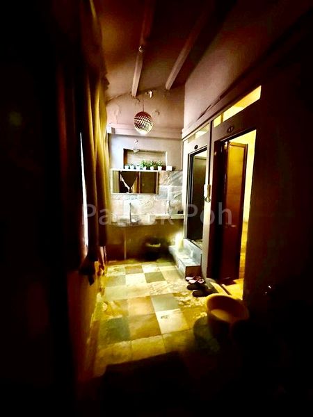 Other Retail for Rent: 250 South Bridge Road - Image 5