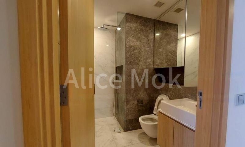 2 Bed Condo for Rent in  The Peak @ Cairnhill II - Image 5